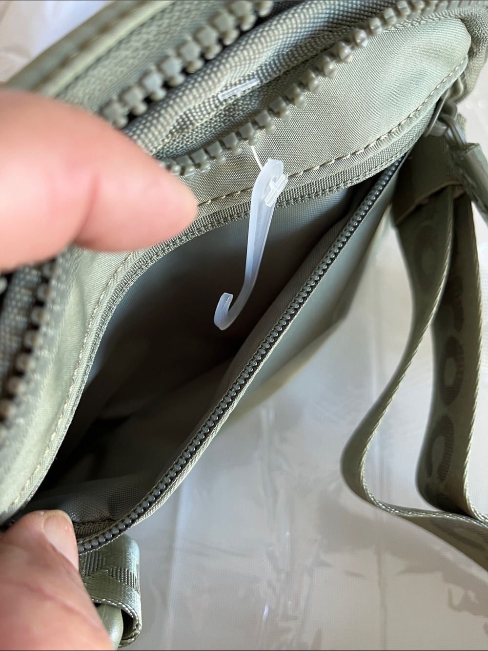 Crocs Classic Belt Bag/Crossbody bag - Picture 10 of 15
